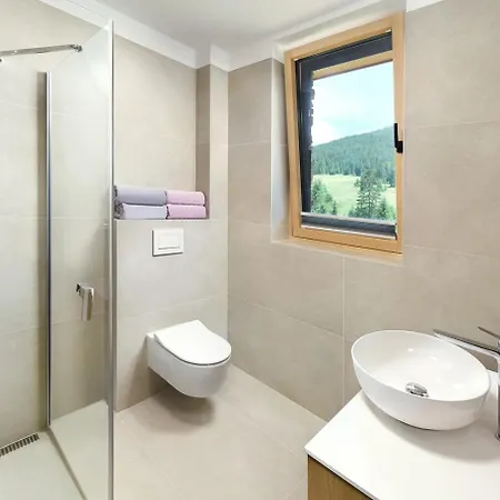Mountain Rock - Luxury Retreat At Kvacianska Dolina בקתה
