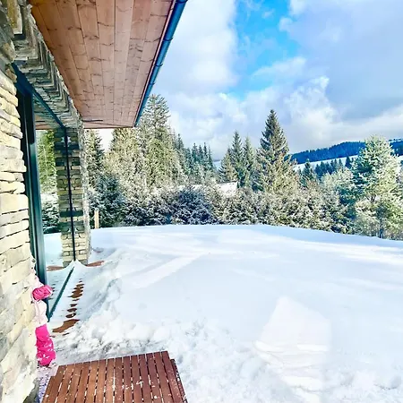 Mountain Rock - Luxury Retreat At Kvacianska Dolina בקתה
