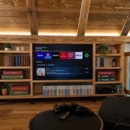 Mountain Rock - Luxury Retreat At Kvacianska Dolina זוברץ